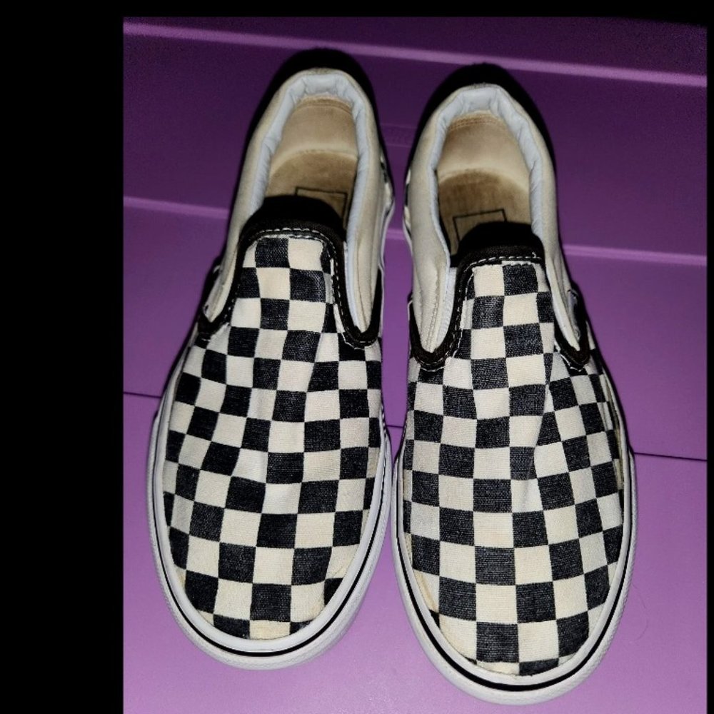 Old Skool Vans Boys Size 4 or Girls Size 5.5
